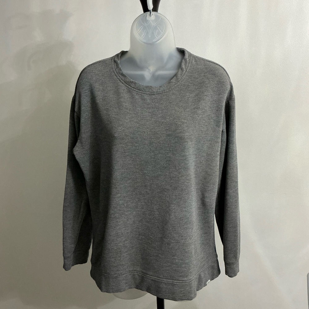 Women’s Orvis Gray Sweatshirt Long Sleeve Pullover Size Medium Cozy Casual Top
